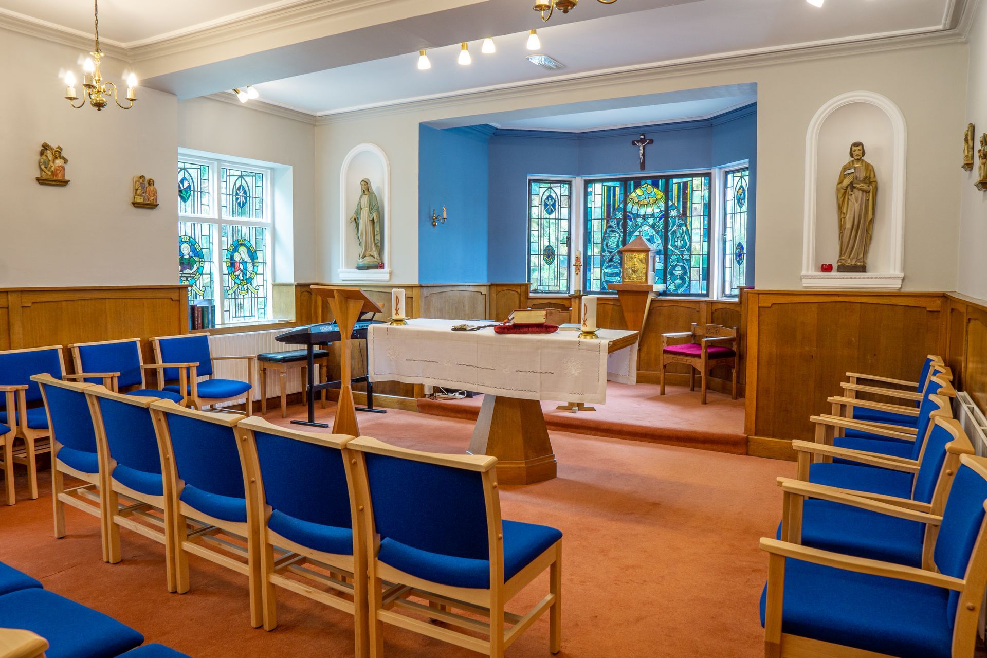 Wistaston Hall, Crewe — click to visit the retreat centre website